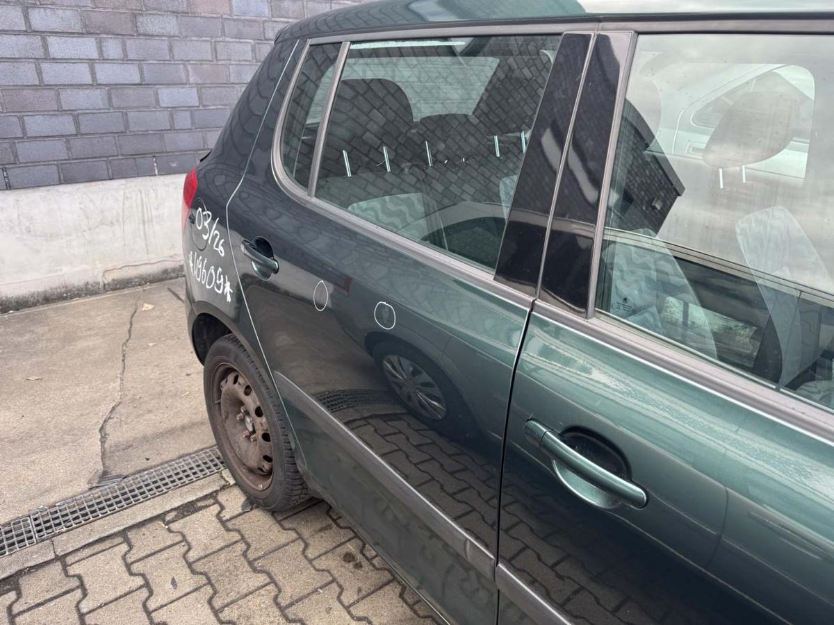 Skoda Fabia 2 original T&uuml;r hinten rechts LF6K Highland Gr&uuml;n Flie&szlig;heck Rohbau Bj.2008